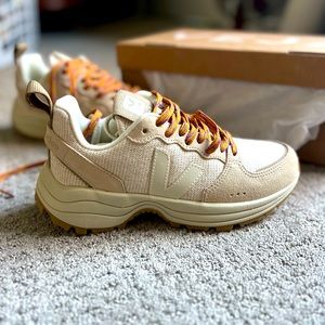 Women’s Veja x Reformation Venturi Sneakers new and unworn (size 36)